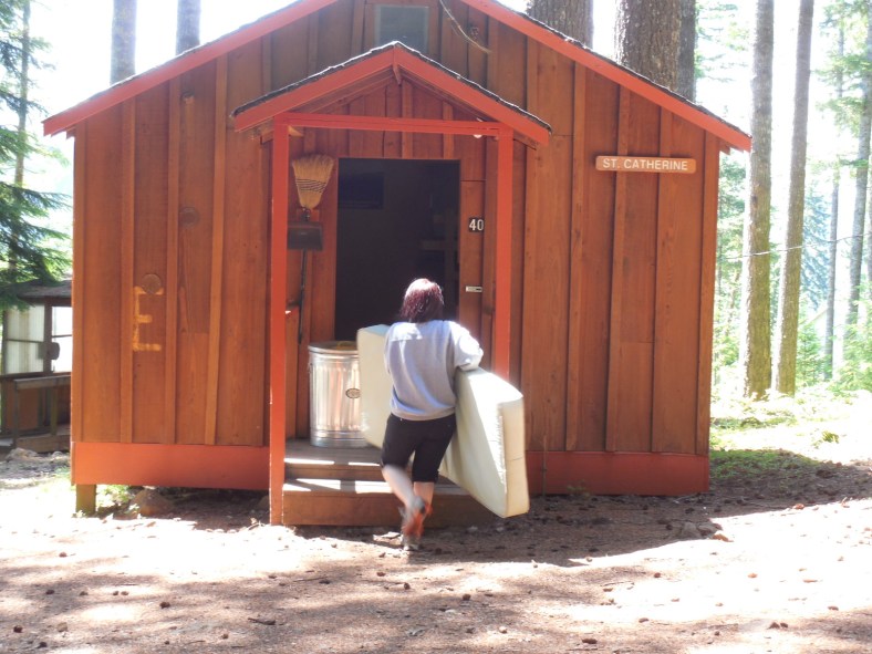 Taking mattresses into the cabins